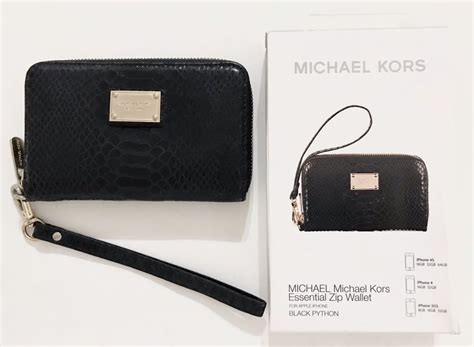 Michael Kors Essential Zip Wallet 